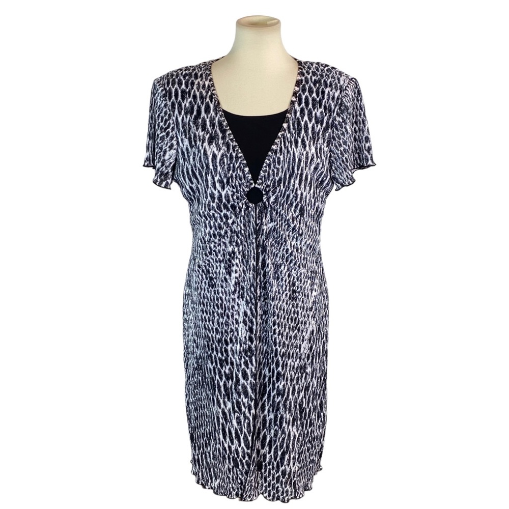 Woman’s Connected Apparel stretchy black and white dress size 14